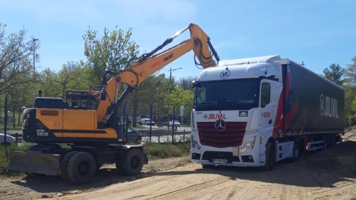 Camion Mercedes Jolival en livraison